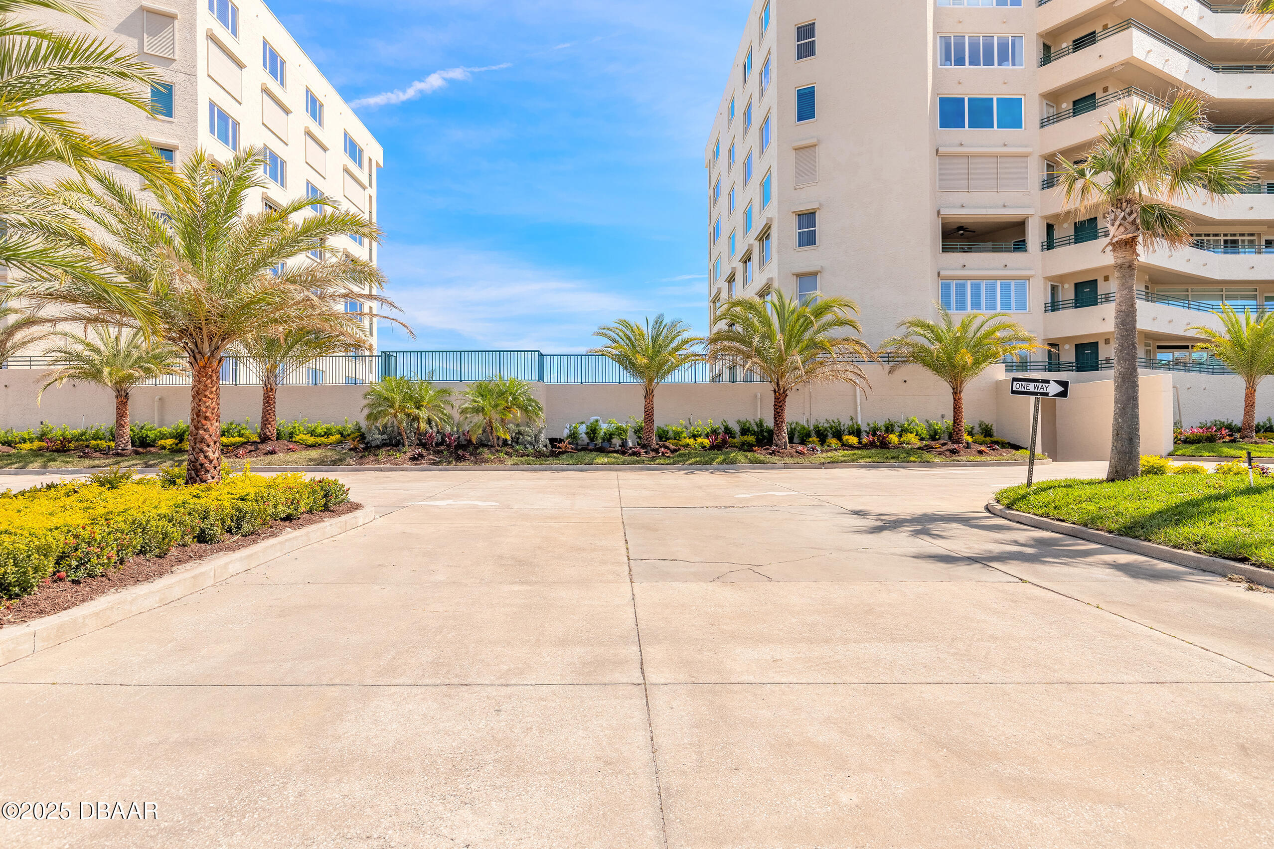 4631 S Atlantic Avenue 8607