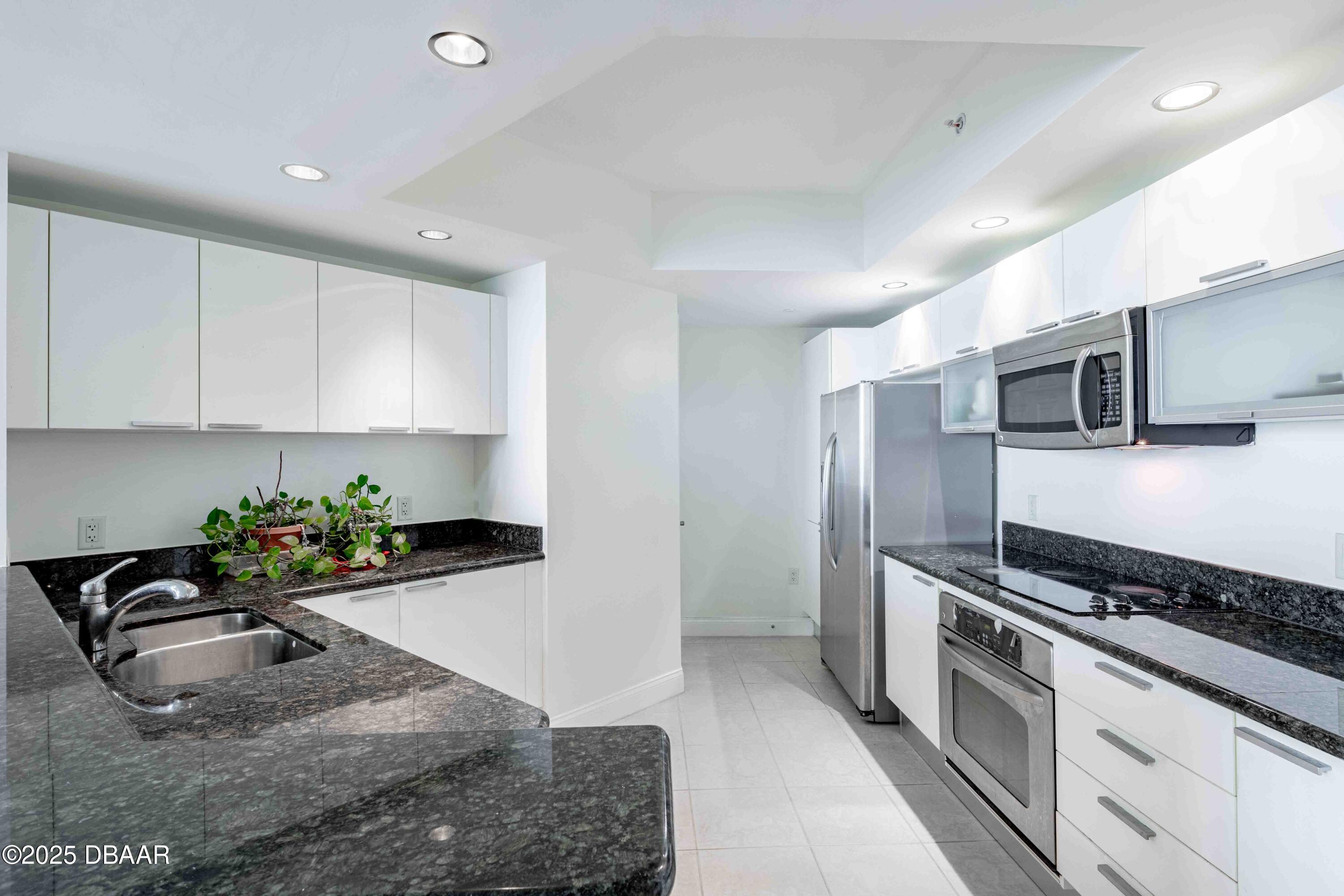 231 Riverside Drive 2105-1