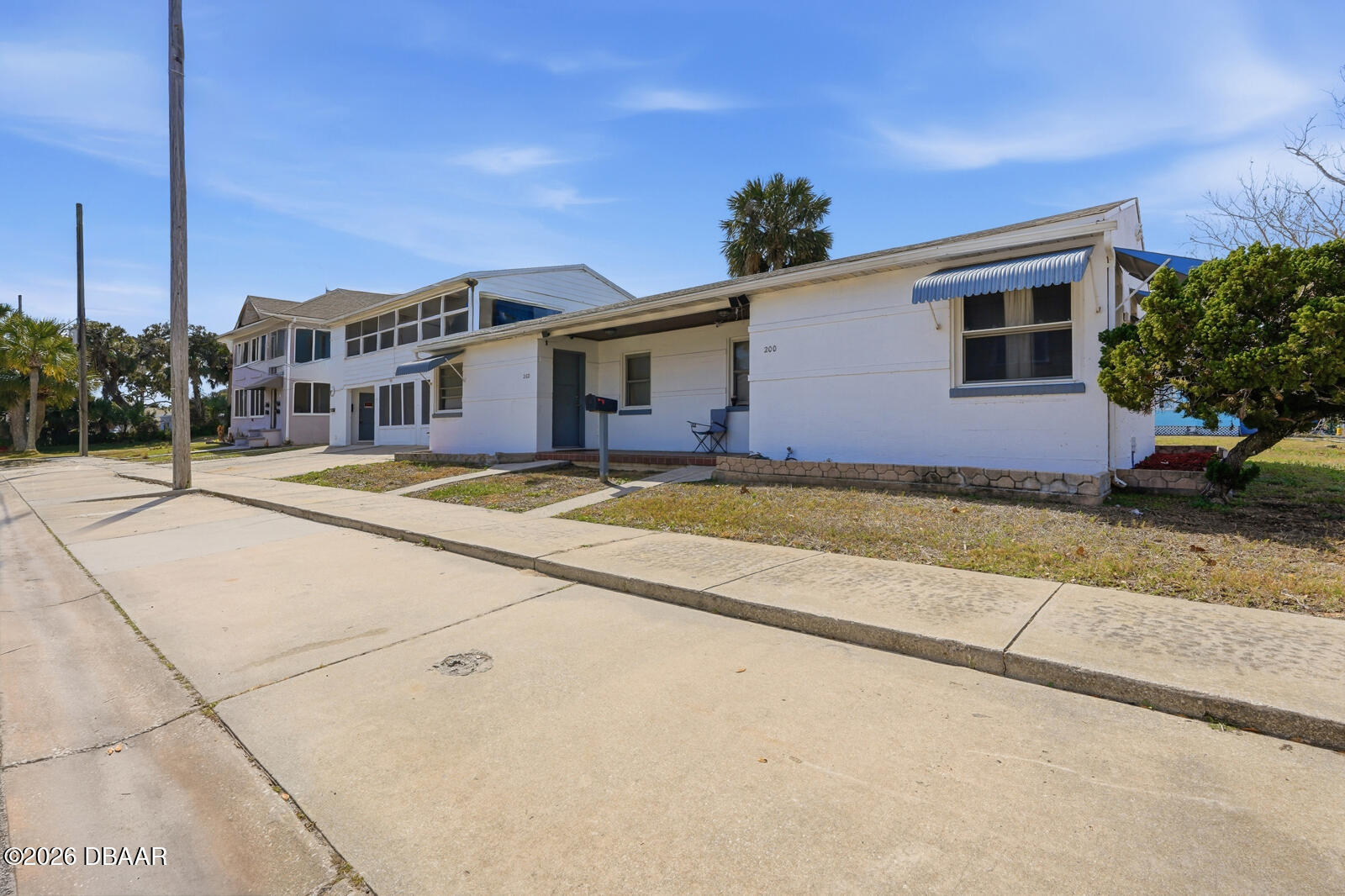 200 S Oleander Avenue