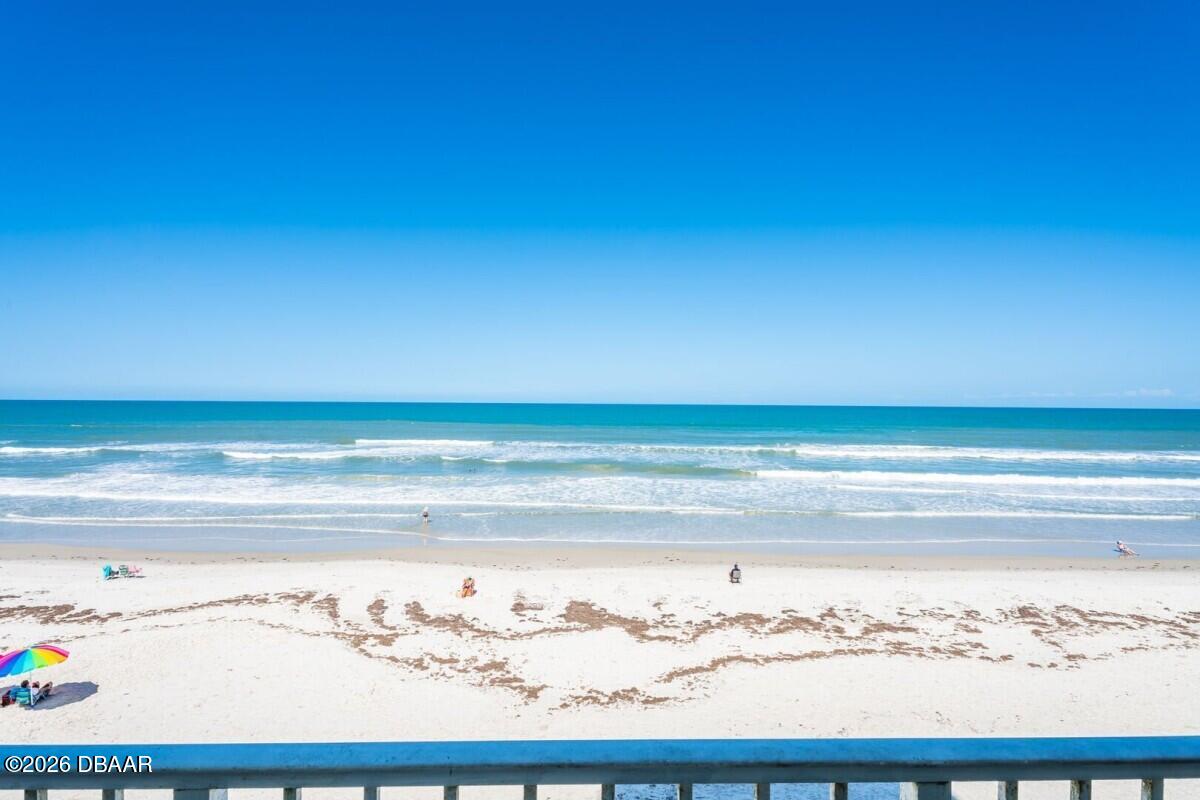 5203 S Atlantic Avenue