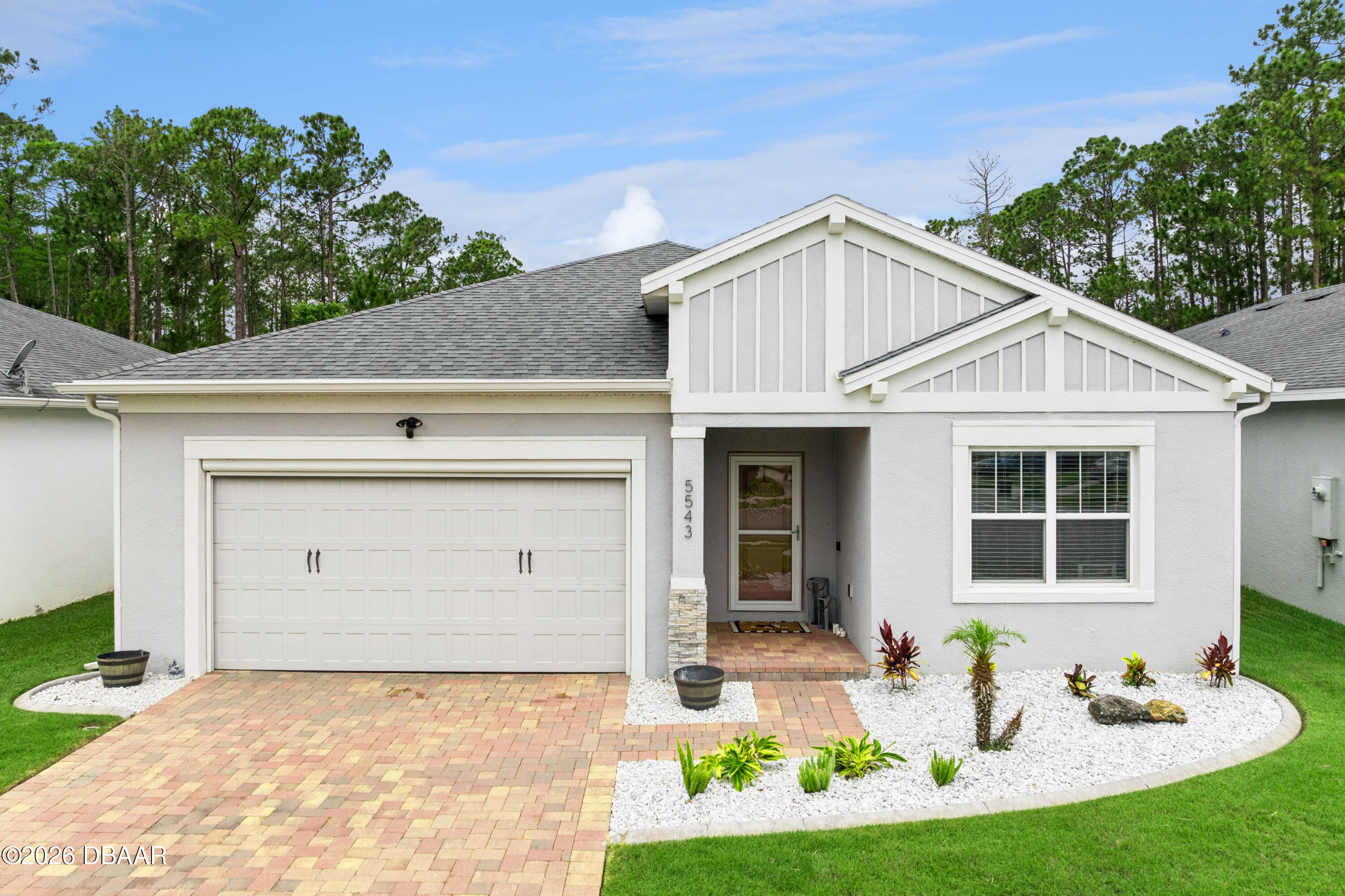 5543 Estero Loop