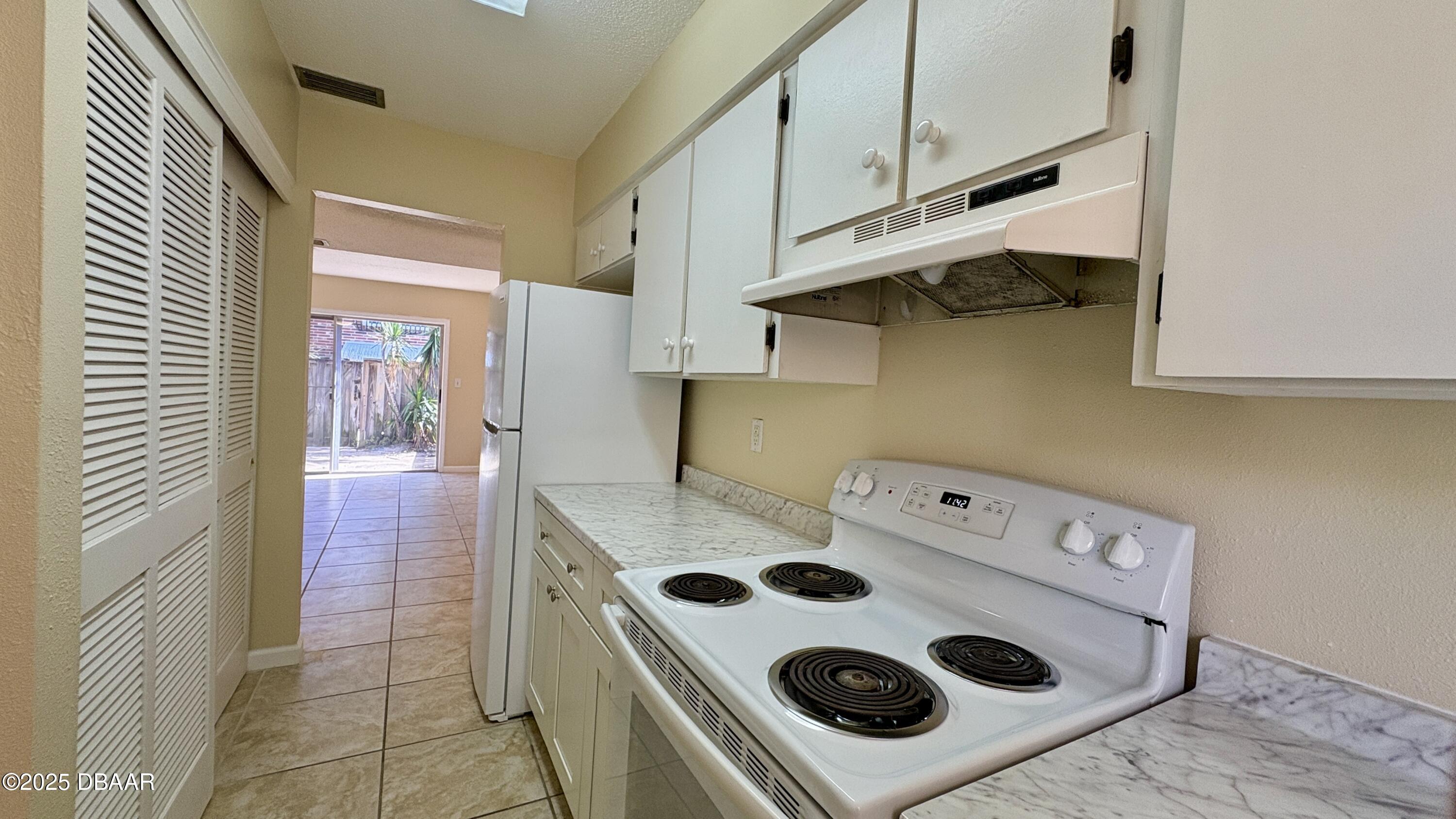 2200 S Palmetto Avenue B060