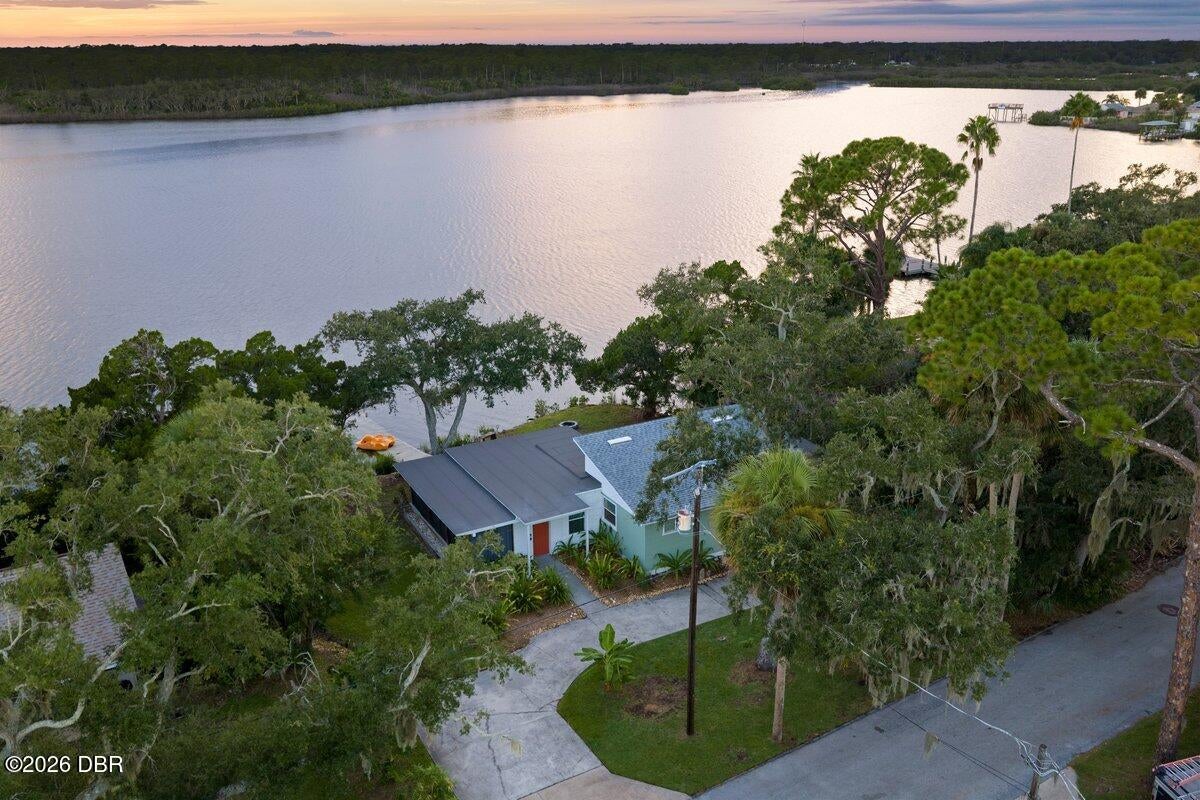 5528 W Bayshore Drive