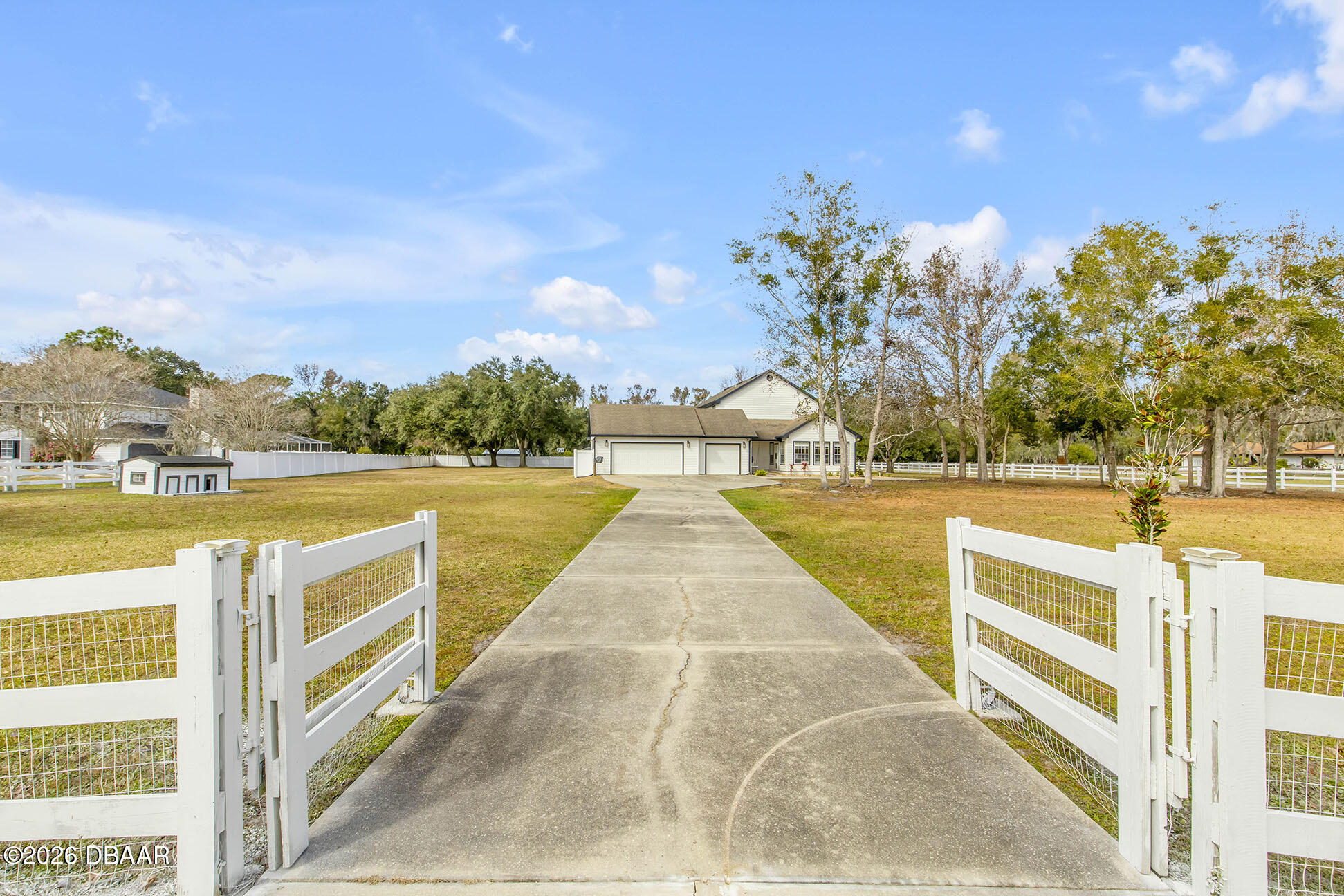 330 Country Circle Drive E