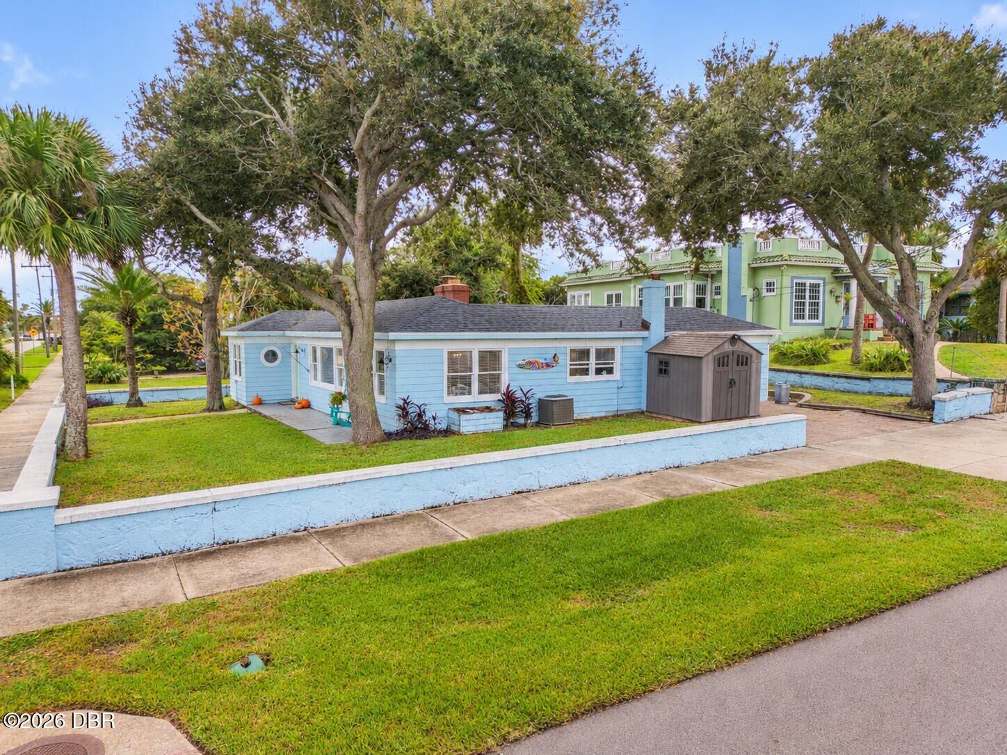 731 N Oleander Avenue