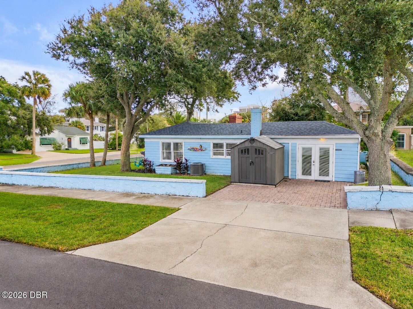 731 N Oleander Avenue