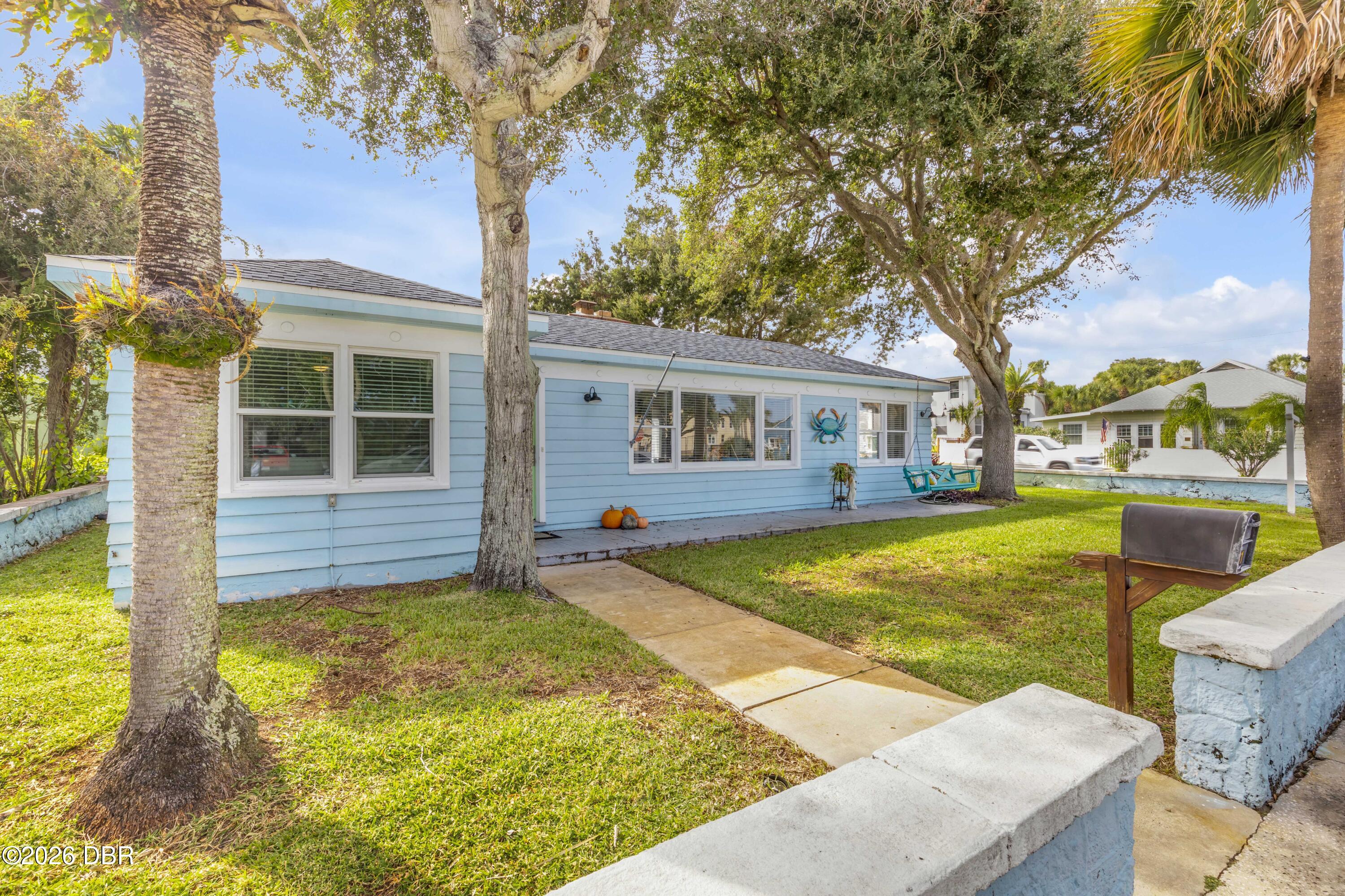 731 N Oleander Avenue