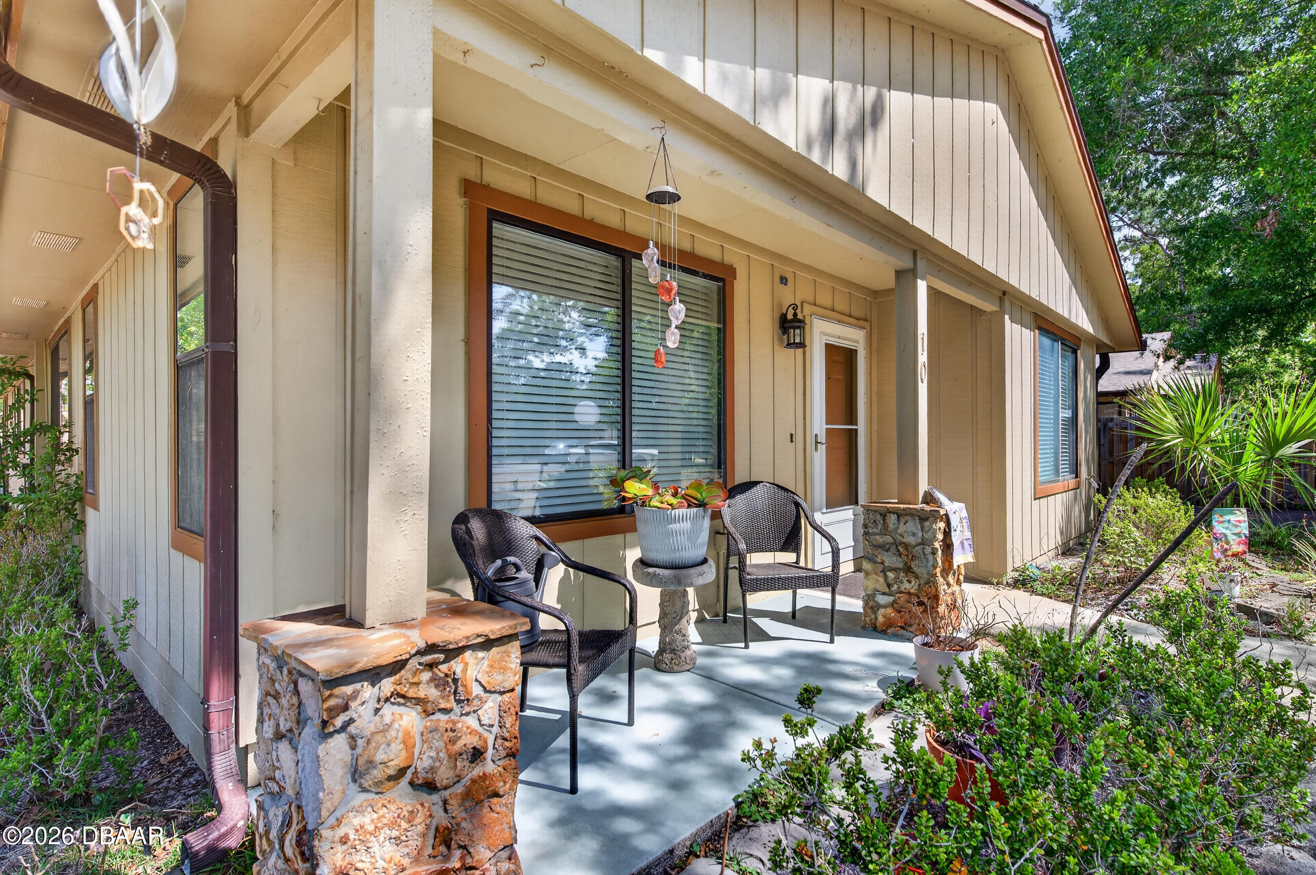 10 Lakepoint Circle