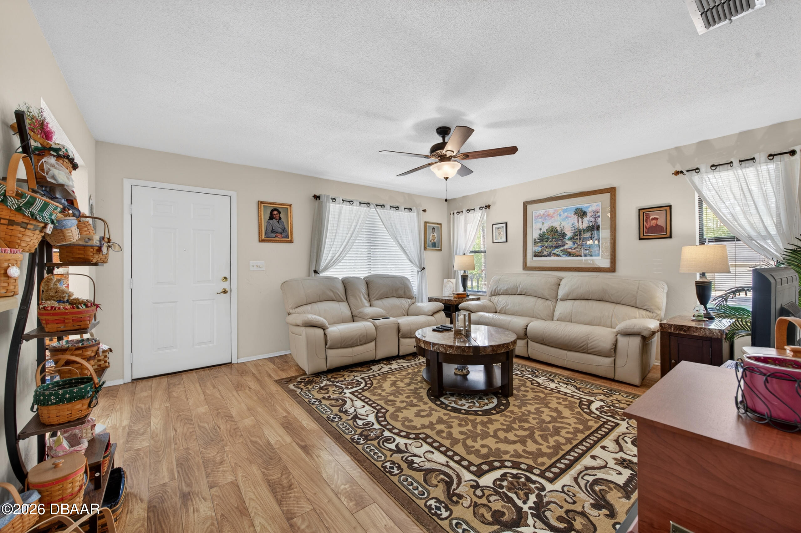 10 Lakepoint Circle