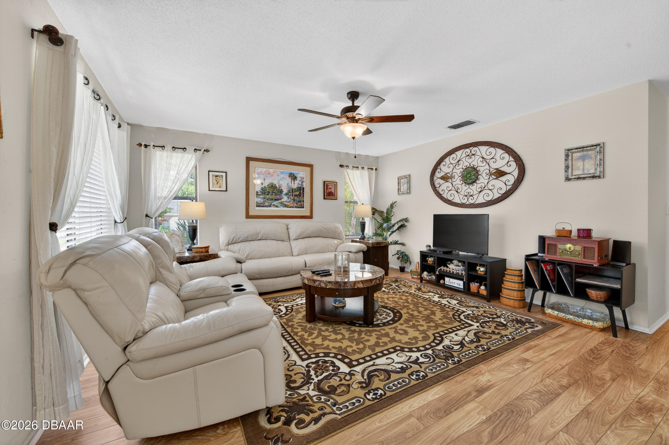 10 Lakepoint Circle