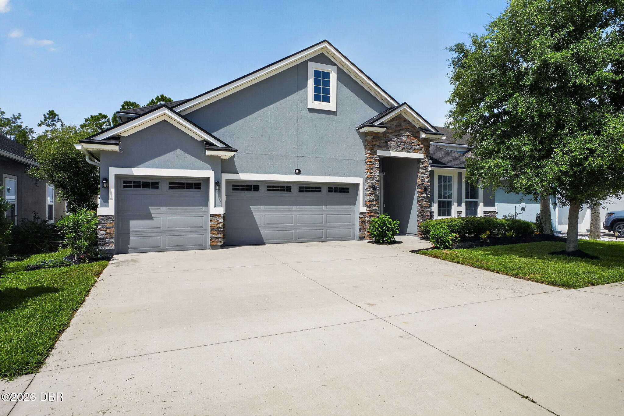 161 S Coopers Hawk Way