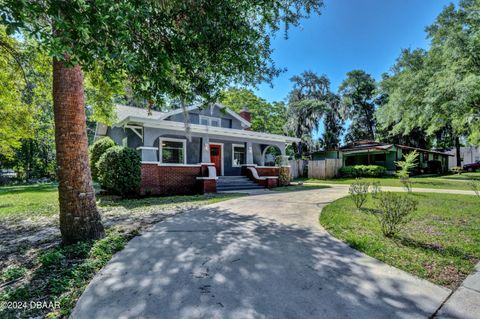 A home in DeLand