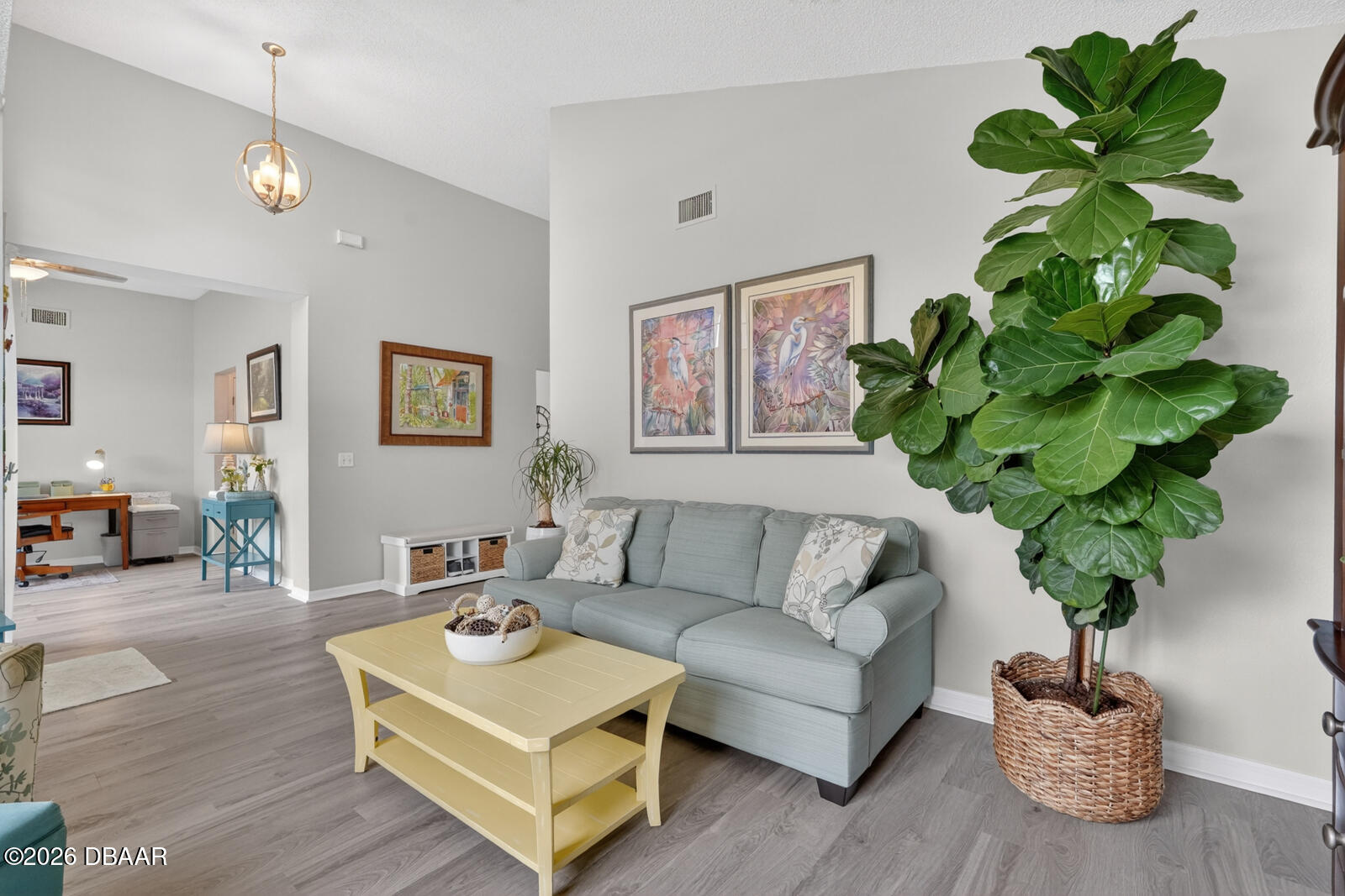 1349 N Wembley Circle