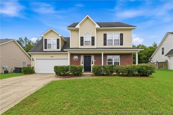 2305 GRAY GOOSE LOOP, FAYETTEVILLE, NC 28306 - Image 00201fdf062b2c79341e5844d85a535c/2489839885