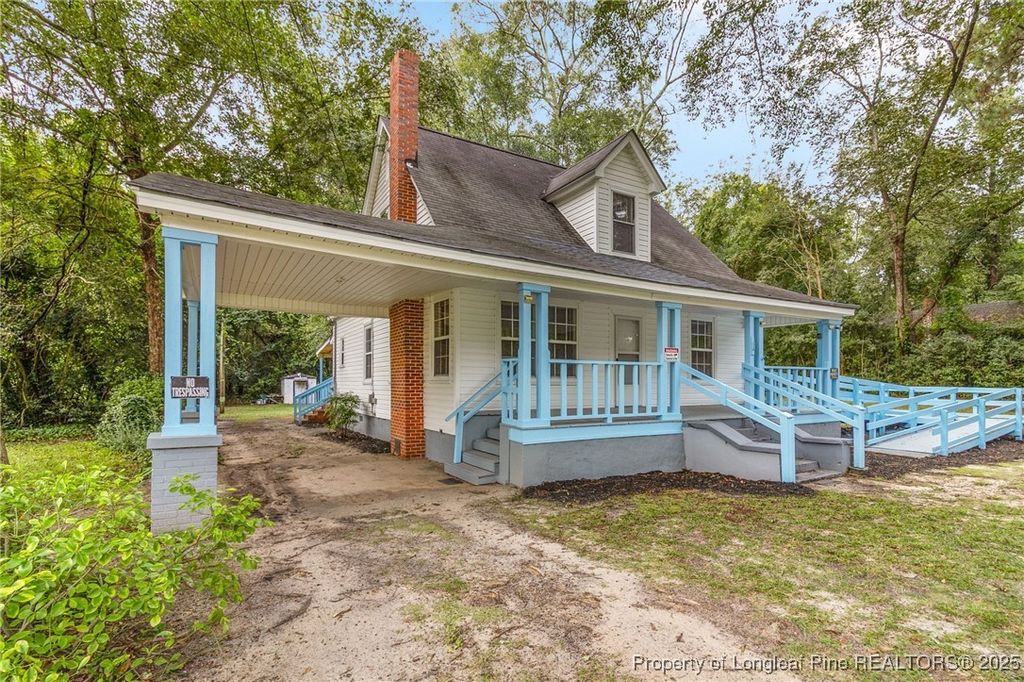 Photo of 402 S Morro Street, Fairmont, NC 28340 (MLS # 752022)