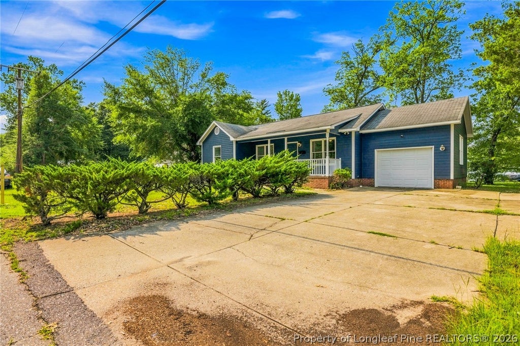 Photo of 302 W 6th Avenue, Raeford, NC 28376 (MLS # 769583)