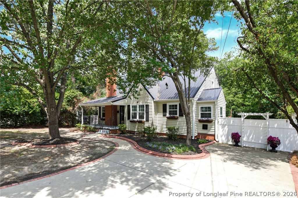 Photo of 550 Pearl Street, Fayetteville, NC 28303 (MLS # 764157)