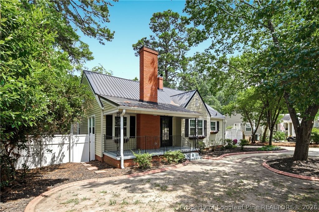 Photo of 550 Pearl Street, Fayetteville, NC 28303 (MLS # 764157)