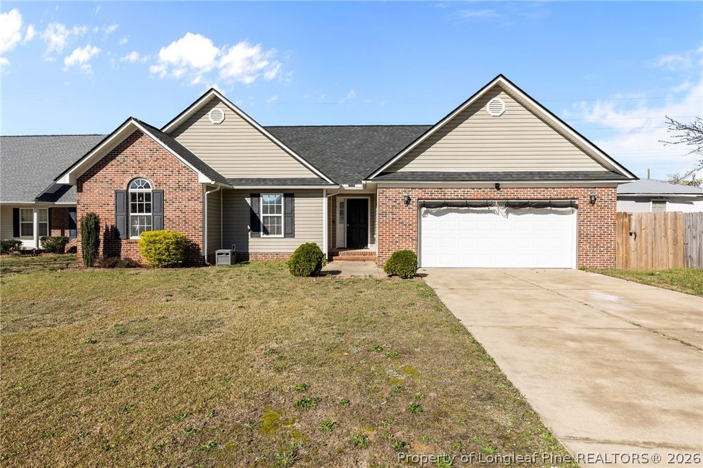 Photo of 2202 Foster Gwin Lane, Fayetteville, NC 28304 (MLS # 758905)
