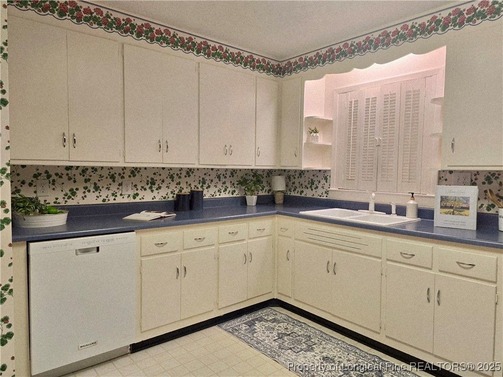 Photo of 3005 Morganton Road, Fayetteville, NC 28303 (MLS # 754438)