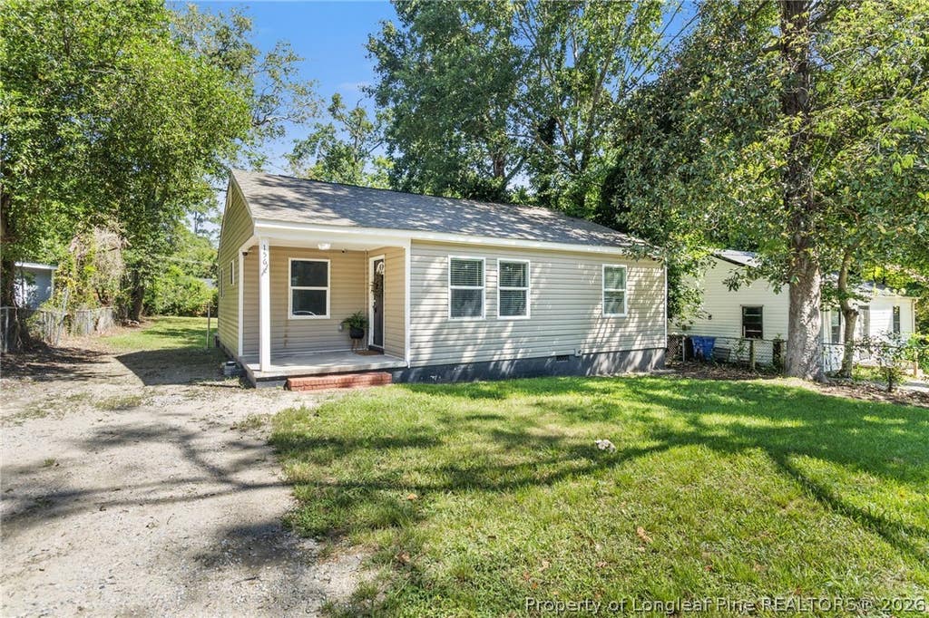 Photo of 156 Kensington Circle, Fayetteville, NC 28301 (MLS # 767871)