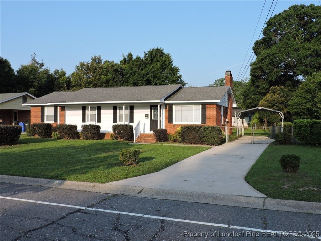 Photo of 1310 Berkshire Road, Fayetteville, NC 28304 (MLS # 754546)