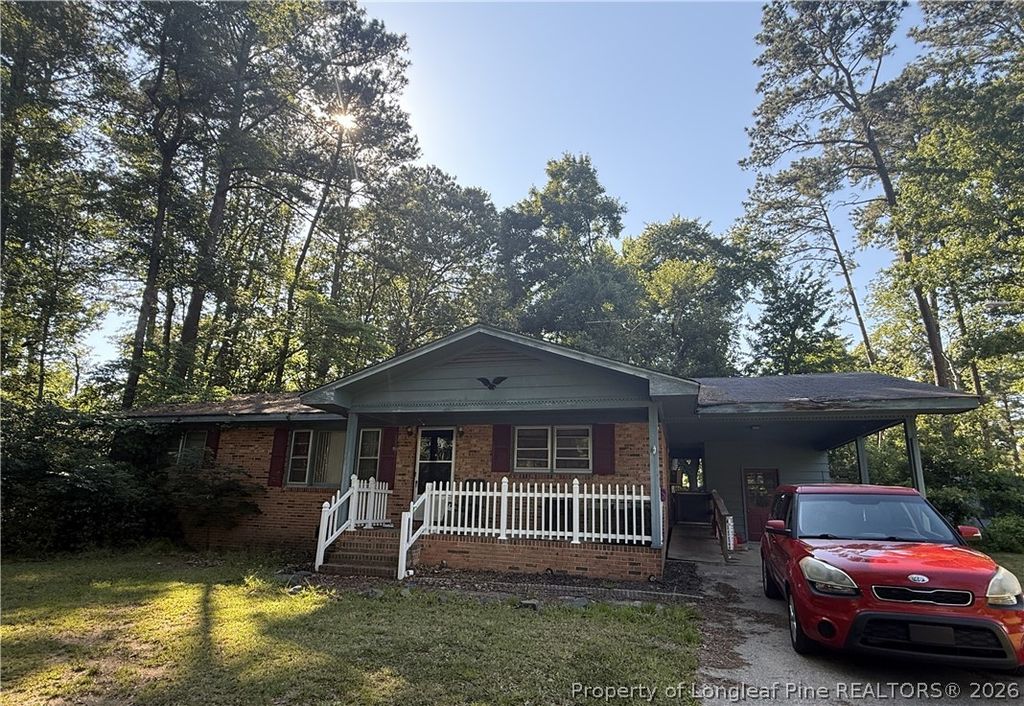 Photo of 508 Nixon Drive, Sanford, NC 27330 (MLS # 764284)