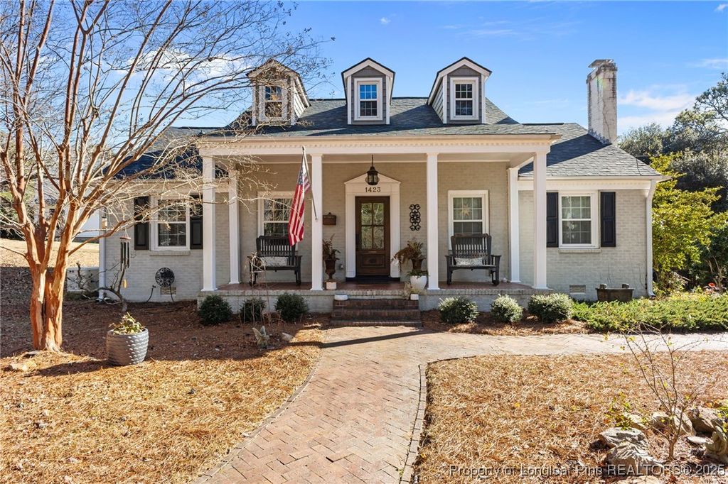 Photo of 1423 Pine Valley Loop, Fayetteville, NC 28305 (MLS # 754960)