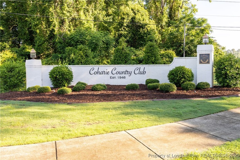 Photo of 202 Forest Drive, Clinton, NC 28328 (MLS # 754082)