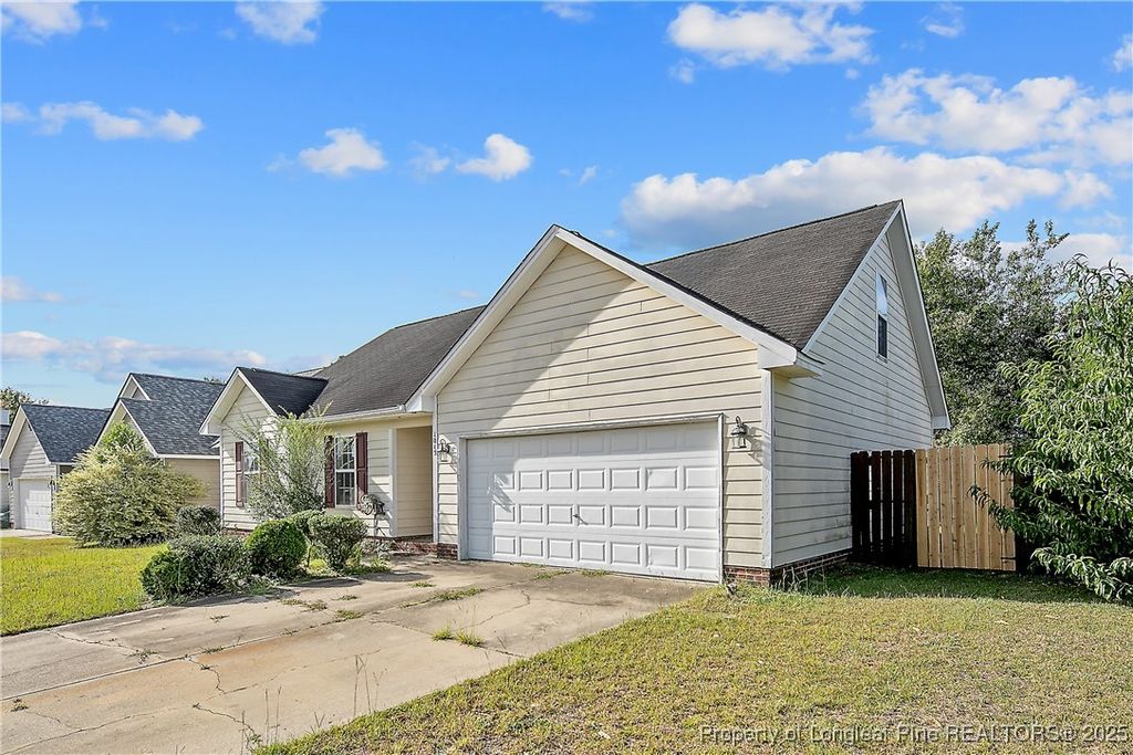 Photo of 1015 Gatesville Drive, Hope Mills, NC 28348 (MLS # 750223)
