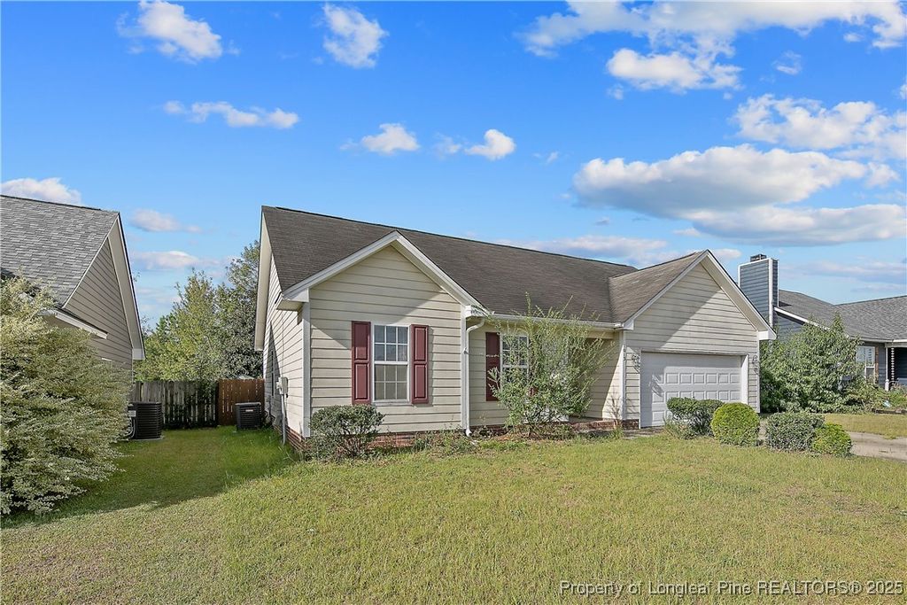 Photo of 1015 Gatesville Drive, Hope Mills, NC 28348 (MLS # 750223)