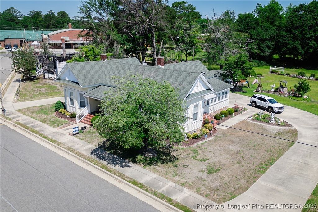 Photo of 208 W Thompson Street, Fairmont, NC 28340 (MLS # 755184)