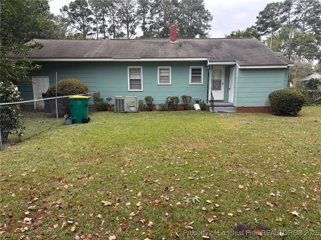 Photo of 1209 E 14th Street E, Lumberton, NC 28358 (MLS # 752027)