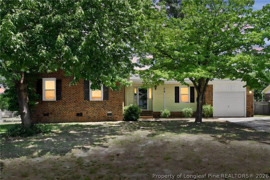 Photo of 2109 Hollyridge Place, Fayetteville, NC 28304 (MLS # 763084)