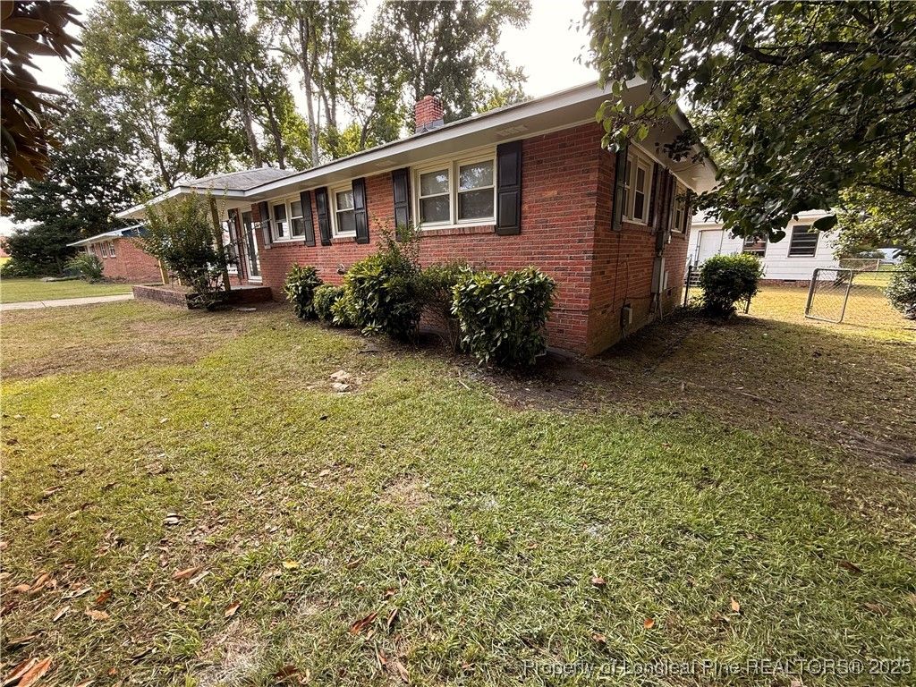 Photo of 853 Shannon Drive, Fayetteville, NC 28303 (MLS # 750961)