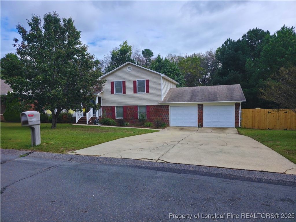 Photo of 8909 Tibs Run Drive, Fayetteville, NC 28314 (MLS # 751692)