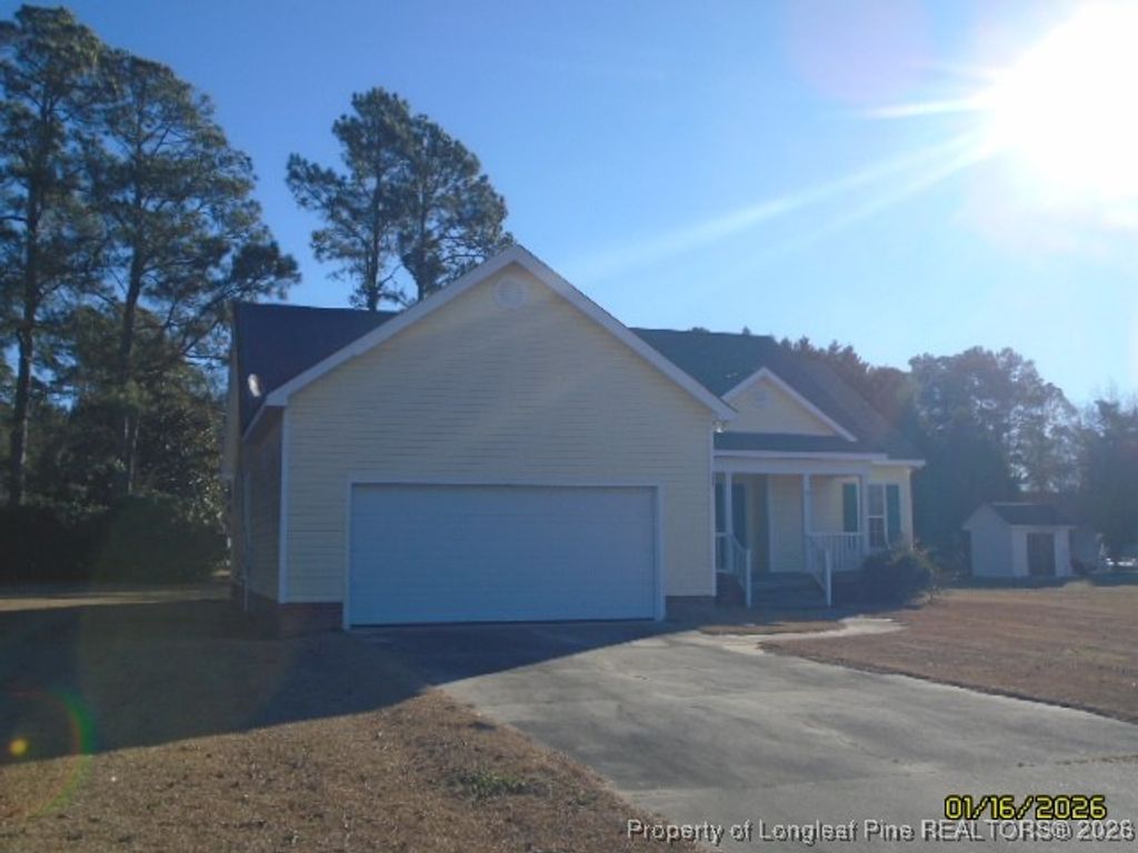 Photo of 205 Kelly Drive, Laurinburg, NC 28352 (MLS # 756050)