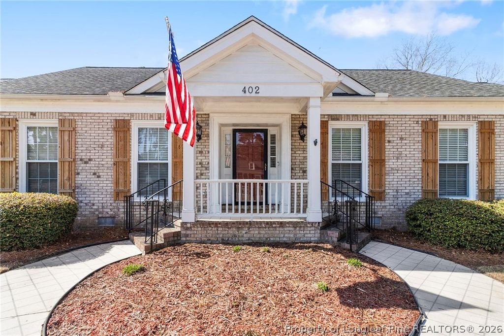 Photo of 402 Thorncliff Drive, Fayetteville, NC 28303 (MLS # 758127)