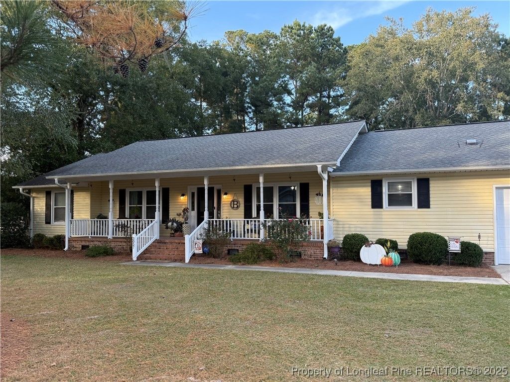 Photo of 3057 Westminster Road, Lumberton, NC 28360 (MLS # 752707)