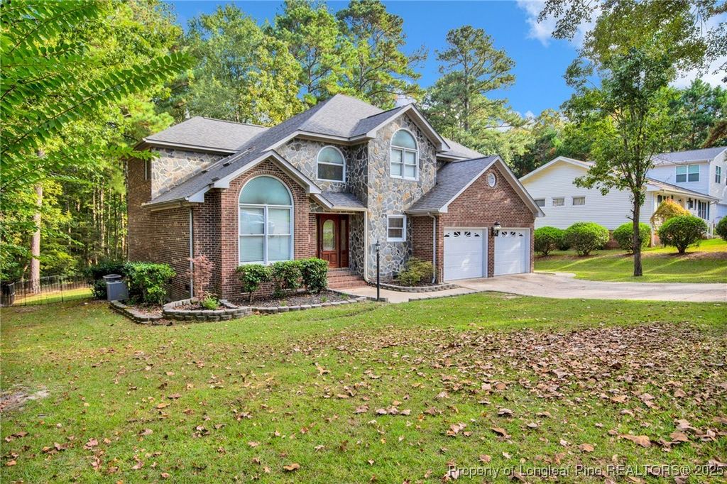 Photo of 160 Carolina Way, Sanford, NC 27332 (MLS # 752057)