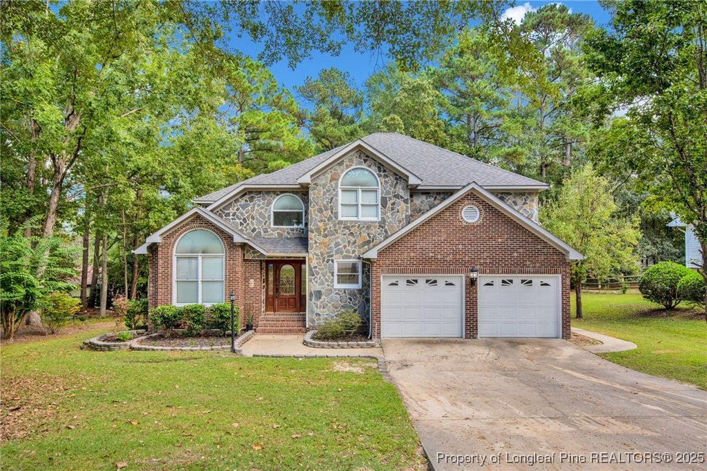 Photo of 160 Carolina Way, Sanford, NC 27332 (MLS # 752057)