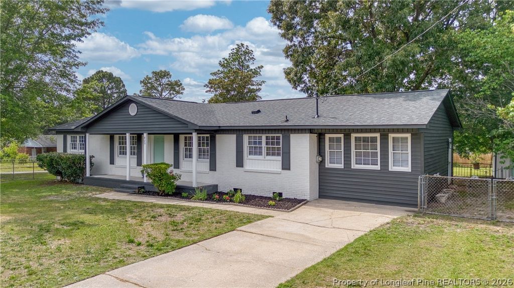 Photo of 825 Fresno Drive, Fayetteville, NC 28303 (MLS # 764949)