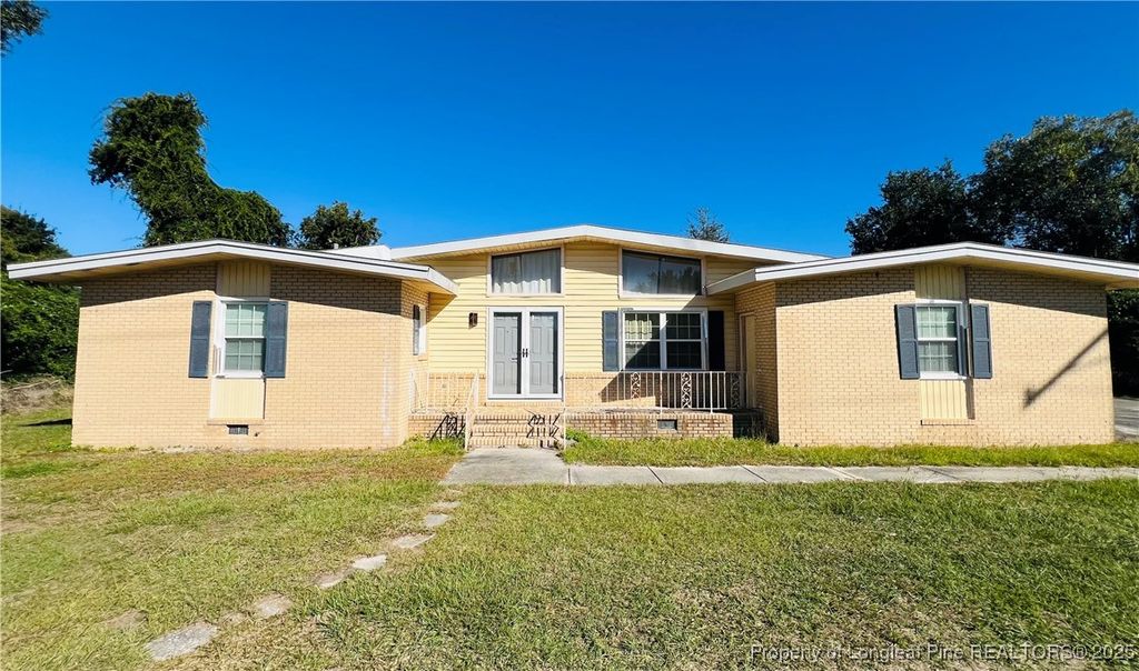Photo of 1505 E 7th Street, Lumberton, NC 28358 (MLS # 752039)