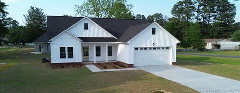 Photo of 469 E Poplar Street, Bladenboro, NC 28320 (MLS # 761837)