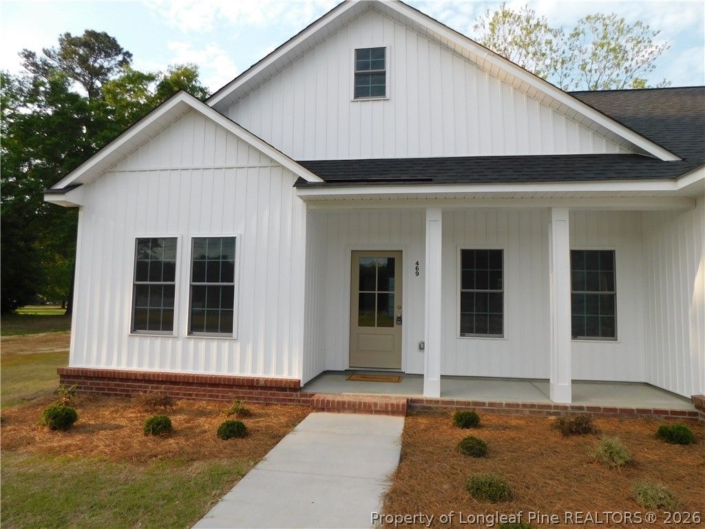 Photo of 469 E Poplar Street, Bladenboro, NC 28320 (MLS # 761837)