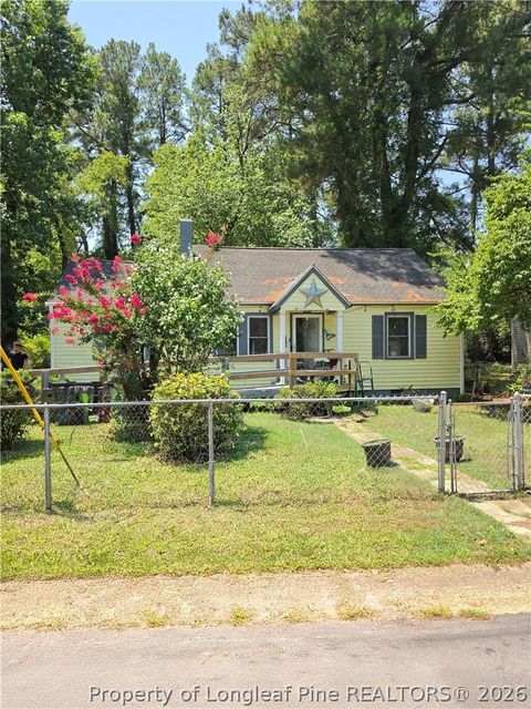 Photo of 313 Oakland Drive, Fayetteville, NC 28301 (MLS # 764821)