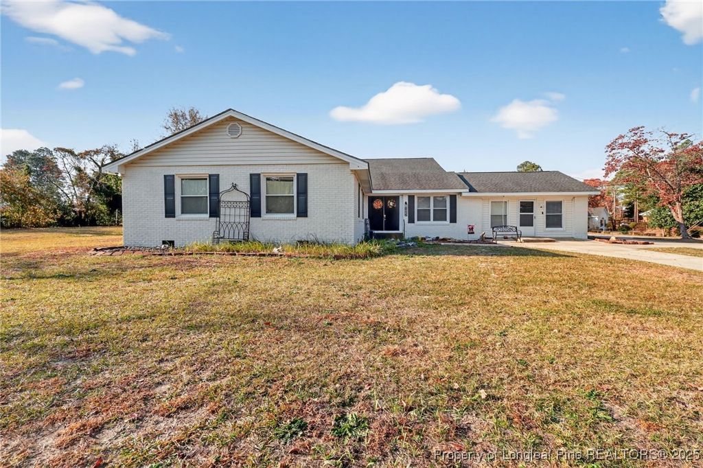 Photo of 3402 Seven Mountain Drive, Fayetteville, NC 28306 (MLS # 754174)