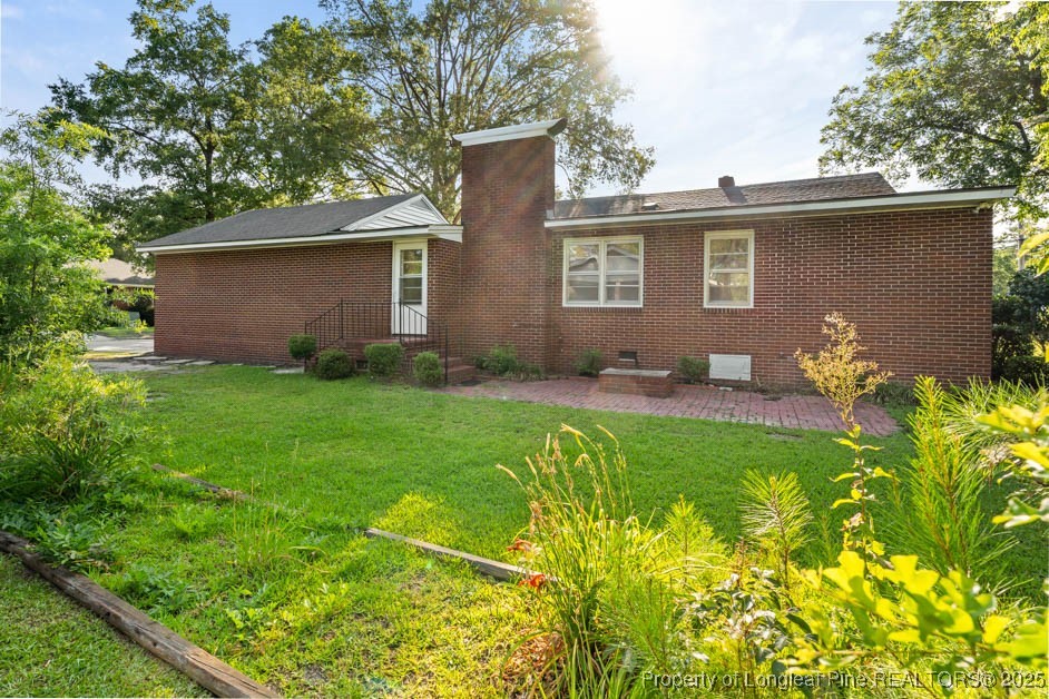 1905 N Rowland Avenue N