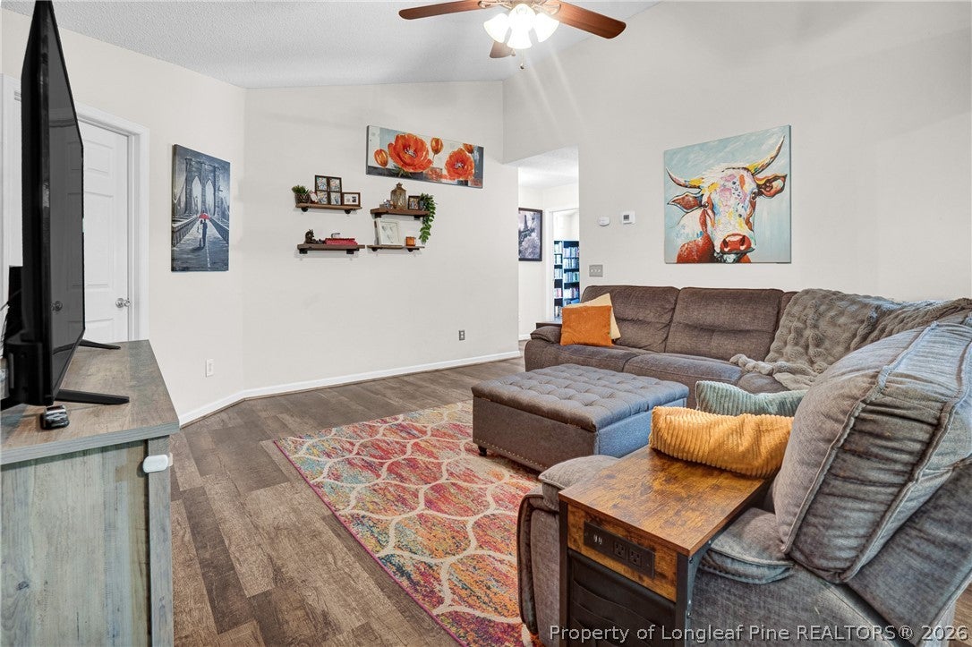 1645 N Stonegate
