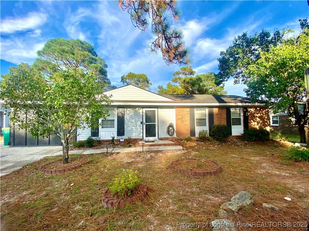 Photo of 5983 Richfield Avenue, Hope Mills, NC 28348 (MLS # 750947)